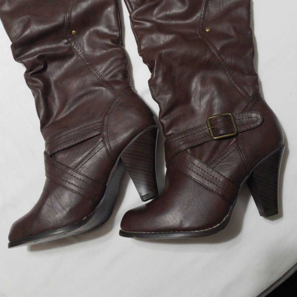 Boots - Picture 2 of 3